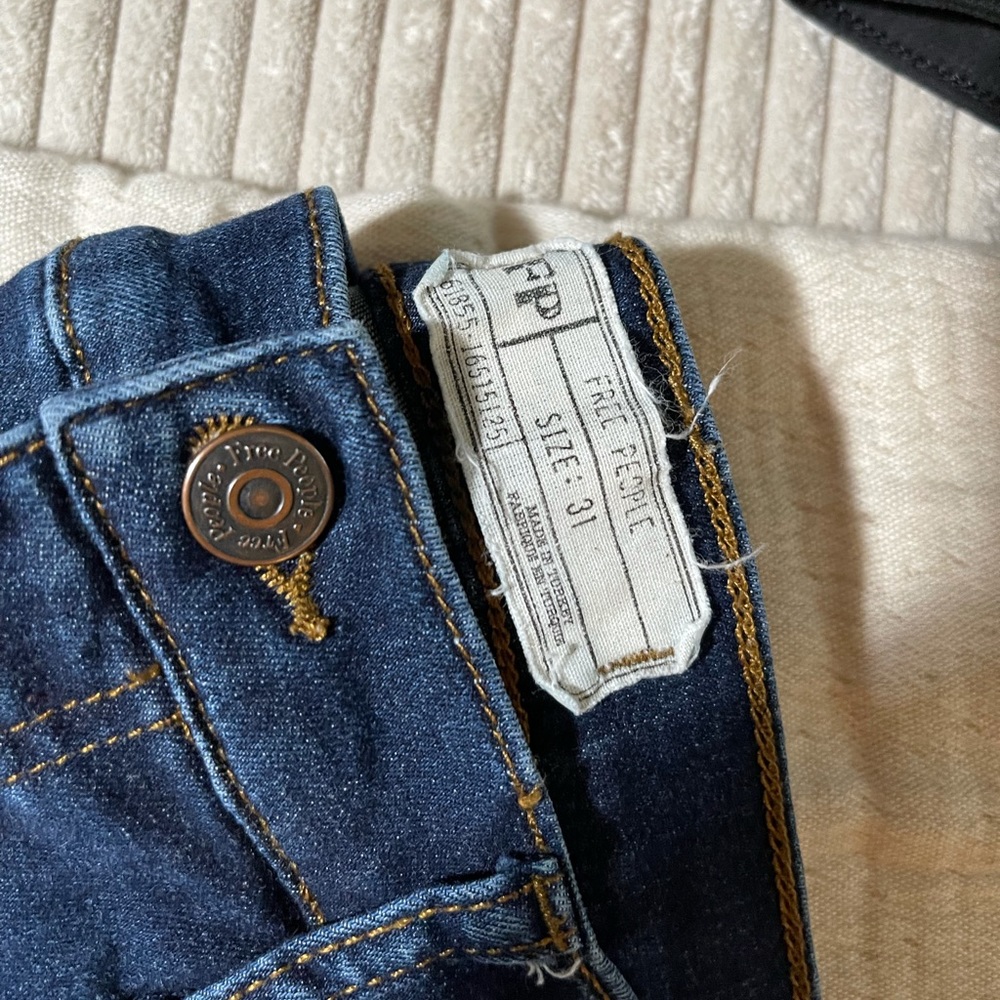 Free people knee cut skinny jeans